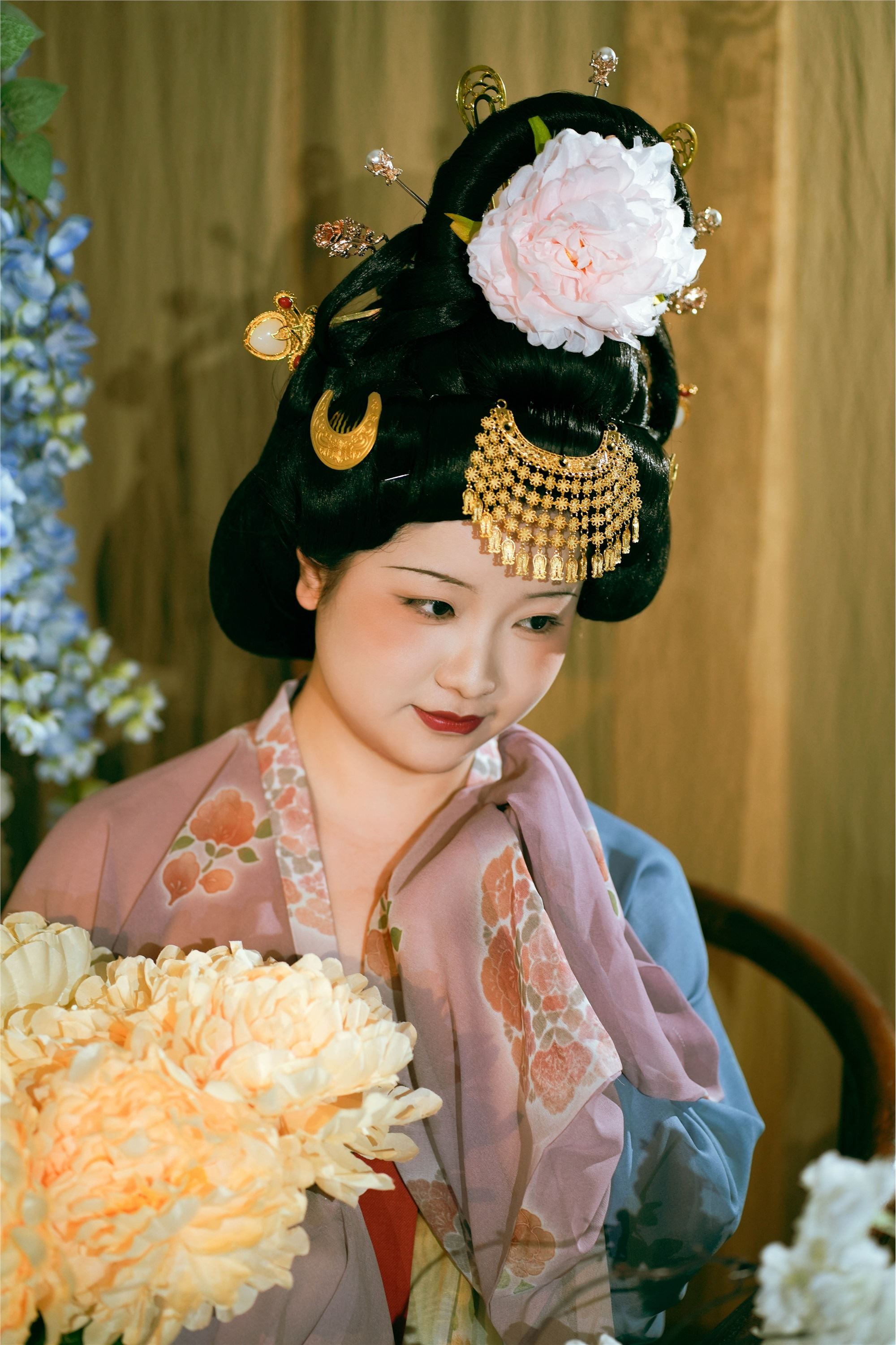 YITUYU艺图语 2025.02.06 大唐 水荇牵风